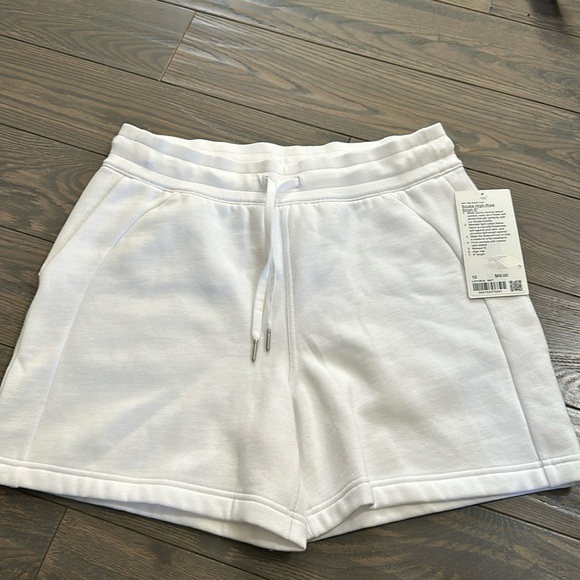 lululemon athletica Pants - NWT lululemon Scuba High Rise Short